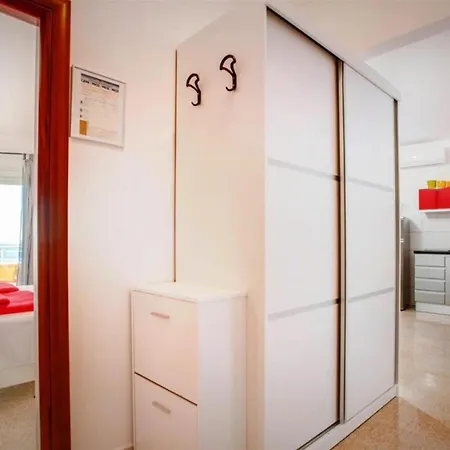 Comfy With Its Own Balcony Apartman *